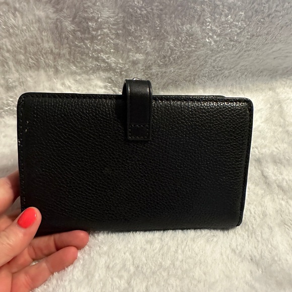 Michael Kors Wallet. - Picture 3 of 3